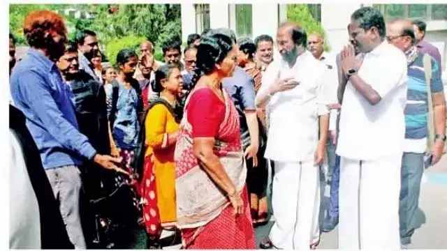 कश्मीर में फंसे तमिलों को विमान, ट्रेन से वापस लाने की व्यवस्था की गई कश्मीर में फंसे तमिलों को विमान, ट्रेन से वापस लाने की व्यवस्था की गई
