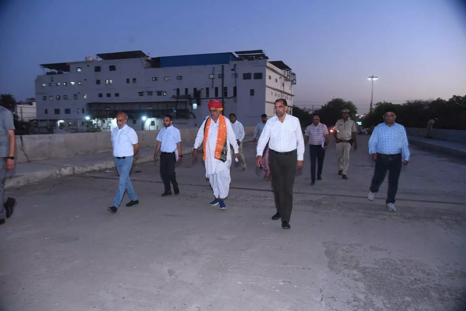 Jaipur: यूडीएच मंत्री ने भीलवाड़ा में निर्माणाधीन ब्रिजों का किया निरीक्षण Jaipur: यूडीएच मंत्री ने भीलवाड़ा में निर्माणाधीन ब्रिजों का किया निरीक्षण