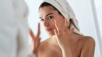 Glycerin for Skin: कोरियन ग्लास स्किन चाहिए तो चेहरे पर ग्लिसरीन लगाने के ये तरीके आजमाएं Glycerin for Skin: कोरियन ग्लास स्किन चाहिए तो चेहरे पर ग्लिसरीन लगाने के ये तरीके आजमाएं