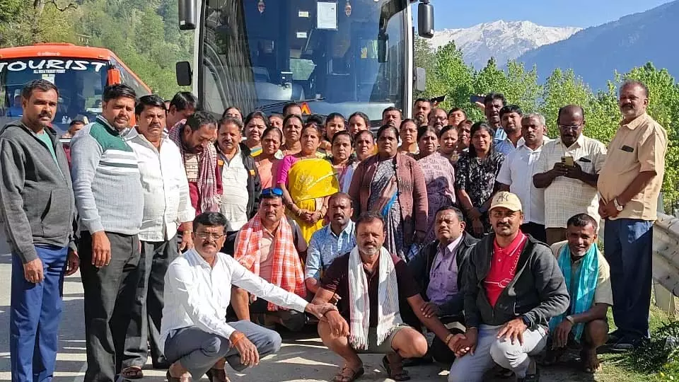 आतंकी हमला: कश्मीर यात्रा पर गए डोड्डाबल्लापुर के 95 लोग सुरक्षित आतंकी हमला: कश्मीर यात्रा पर गए डोड्डाबल्लापुर के 95 लोग सुरक्षित