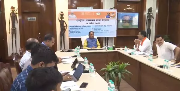 पंचायती राज दिवस कार्यक्रम में शामिल हुए CM विष्णुदेव साय पंचायती राज दिवस कार्यक्रम में शामिल हुए CM विष्णुदेव साय