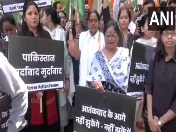 पहलगाम आतंकी हमले की निंदा करते हुए Pakistan उच्चायोग के पास विरोध प्रदर्शन पहलगाम आतंकी हमले की निंदा करते हुए Pakistan उच्चायोग के पास विरोध प्रदर्शन