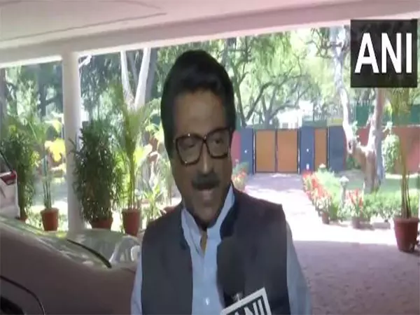 पहलगाम आतंकवादी हमले पर सर्वदलीय बैठक से पहले Shiv Sena-UBT ने केंद्र सरकार को अपना समर्थन दिया पहलगाम आतंकवादी हमले पर सर्वदलीय बैठक से पहले Shiv Sena-UBT ने केंद्र सरकार को अपना समर्थन दिया