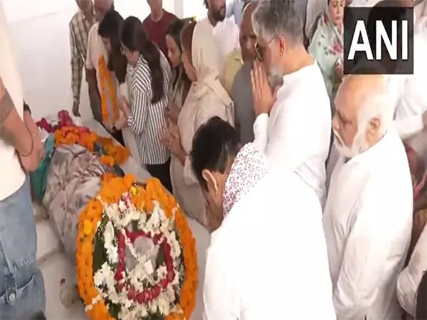 Rajasthan CM ने पहलगाम हमले के पीड़ित नीरज उधवानी को श्रद्धांजलि दी Rajasthan CM ने पहलगाम हमले के पीड़ित नीरज उधवानी को श्रद्धांजलि दी
