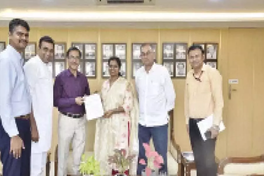 Kazipet जंक्शन के महत्व को कम न आंकें: काव्या Kazipet जंक्शन के महत्व को कम न आंकें: काव्या