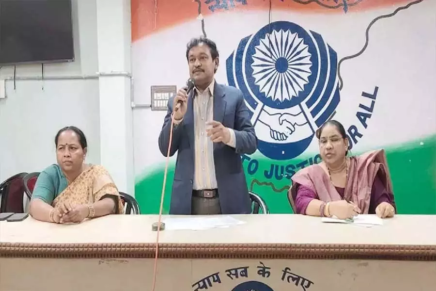 न्याय सेवा सदन ने ट्रांसजेंडर अधिकारों पर कानूनी जागरूकता सेमिनार का किया आयोजन न्याय सेवा सदन ने ट्रांसजेंडर अधिकारों पर कानूनी जागरूकता सेमिनार का किया आयोजन
