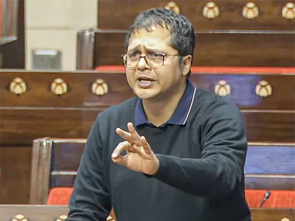 Delhi HC ने 50 लाख रुपये बकाया होने पर टीएमसी सांसद साकेत गोखले का वेतन कुर्क करने का आदेश दिया Delhi HC ने 50 लाख रुपये बकाया होने पर टीएमसी सांसद साकेत गोखले का वेतन कुर्क करने का आदेश दिया