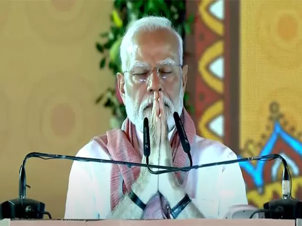PM Modi ने पहलगाम आतंकी हमले के पीड़ितों के लिए एक मिनट का रखा मौन PM Modi ने पहलगाम आतंकी हमले के पीड़ितों के लिए एक मिनट का रखा मौन