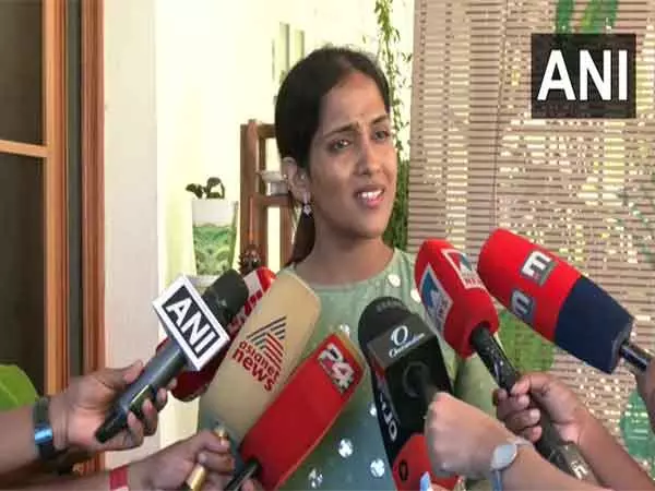 Kerala : पहलगाम हमले के पीड़ित की बेटी ने भयावह घटना को याद की Kerala : पहलगाम हमले के पीड़ित की बेटी ने भयावह घटना को याद की