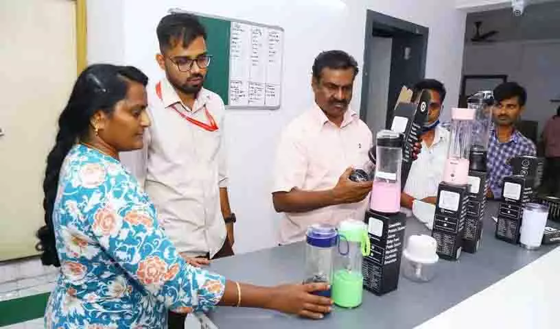 BIS सर्टिफिकेशन की जांच करें, हैदराबाद में कई जगह बिना BIS सर्टिफिकेशन के ब्लेंडर बिकते BIS सर्टिफिकेशन की जांच करें, हैदराबाद में कई जगह बिना BIS सर्टिफिकेशन के ब्लेंडर बिकते