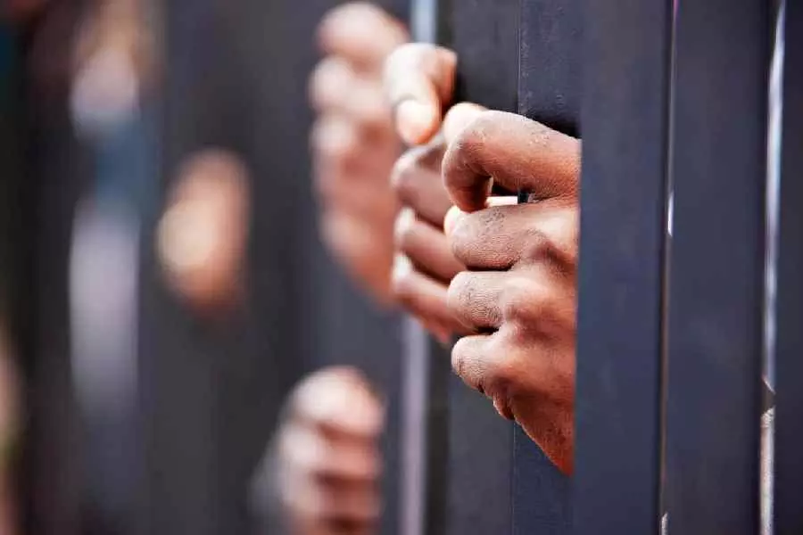 Editor: भारत में सामान्य समस्याओं को सुलझाने के लिए आपराधिक कानून का सहारा लेने की आदत Editor: भारत में सामान्य समस्याओं को सुलझाने के लिए आपराधिक कानून का सहारा लेने की आदत