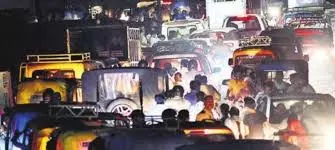 Bareilly: चौपुला ओवरब्रिज पर बस खराब होने से जाम, दो घंटे फंसे रहे यात्री Bareilly: चौपुला ओवरब्रिज पर बस खराब होने से जाम, दो घंटे फंसे रहे यात्री