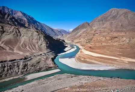 सिंधु जल संधि पर रोक से पाकिस्तान पर क्या पड़ेगा असर? सिंधु जल संधि पर रोक से पाकिस्तान पर क्या पड़ेगा असर?