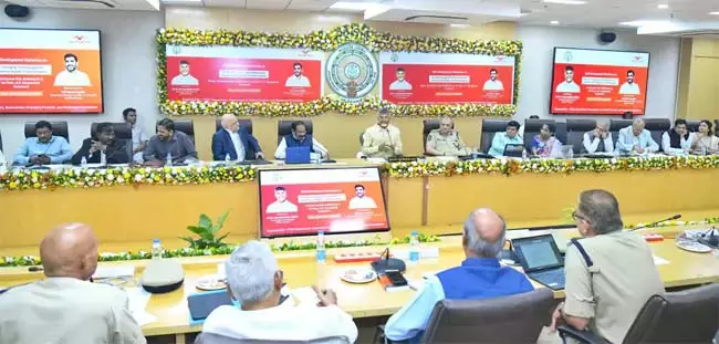 भले ही शासन में एआई का उपयोग किया जाए, लेकिन मानवीय पहलू महत्वपूर्ण है: Chandrababu भले ही शासन में एआई का उपयोग किया जाए, लेकिन मानवीय पहलू महत्वपूर्ण है: Chandrababu