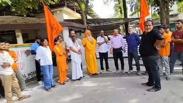 पहलगाम आतंकी हमले के बाद पूरे भारत में कश्मीरी छात्रों पर हमला पहलगाम आतंकी हमले के बाद पूरे भारत में कश्मीरी छात्रों पर हमला