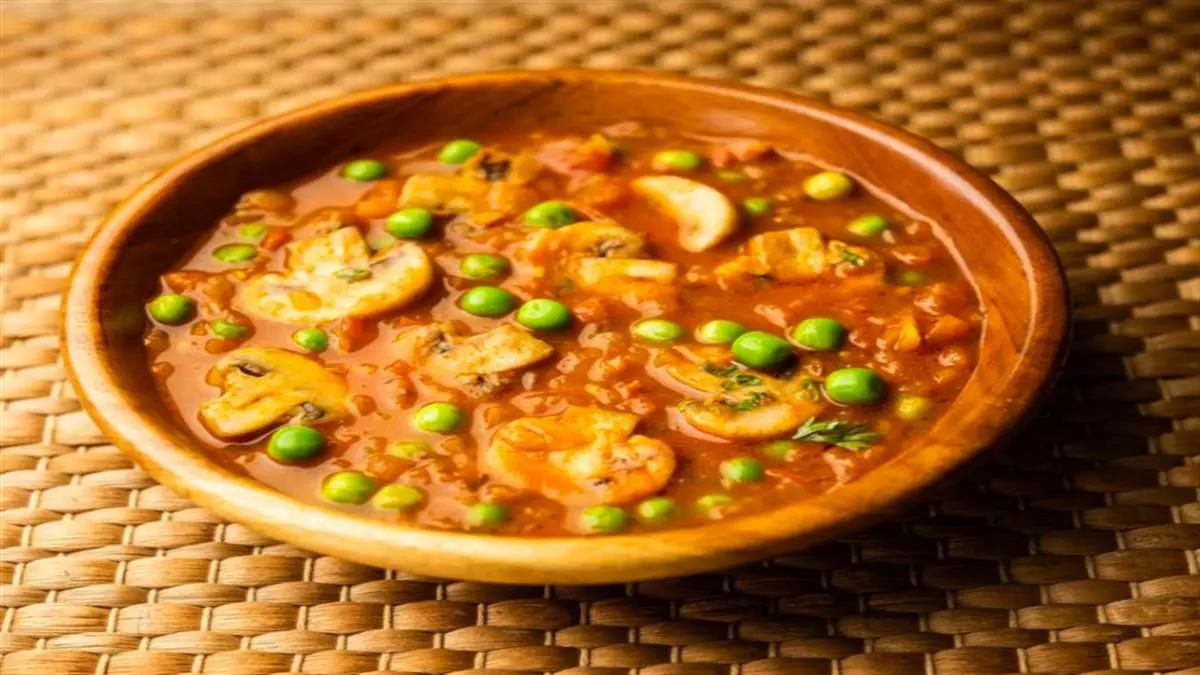 Matar Mushroom: स्वाद और सेहत से भरपूर एक बेहतरीन डिश Matar Mushroom: स्वाद और सेहत से भरपूर एक बेहतरीन डिश
