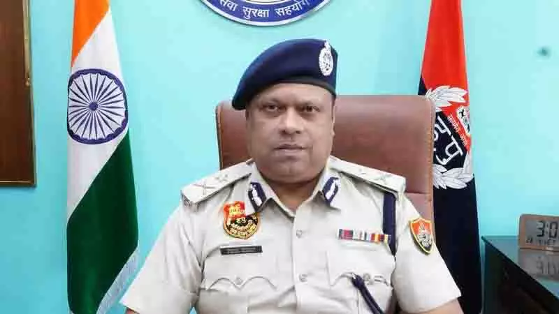Rakesh Arya ने शिबास कविराज को सौंपा पंचकुला पुलिस आयुक्त का कार्यभार Rakesh Arya ने शिबास कविराज को सौंपा पंचकुला पुलिस आयुक्त का कार्यभार
