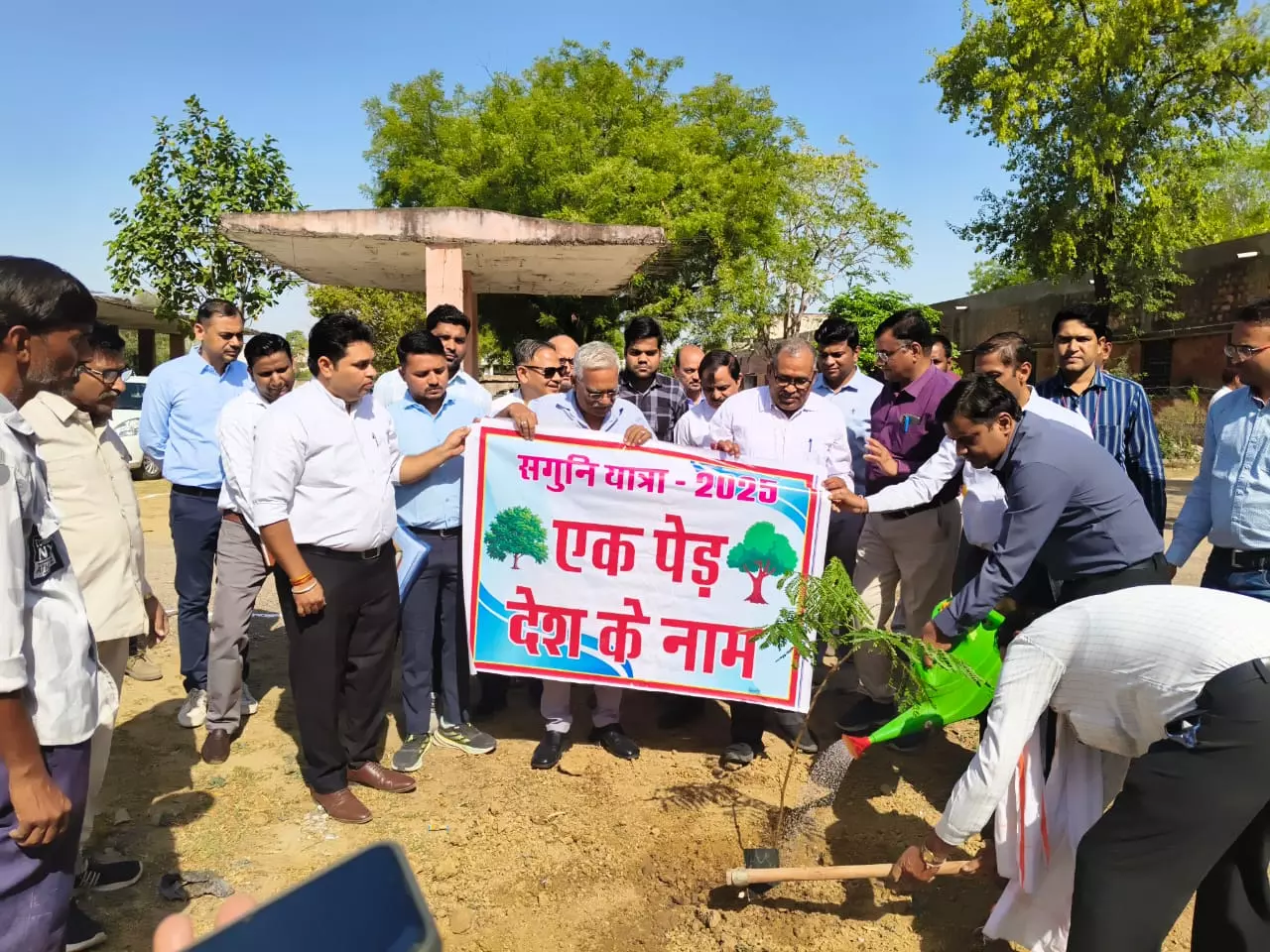 Sawai Madhopur में सड़क गुणवत्ता जांच यात्रा, पॉलिटेक्निक छात्रों ने लिया हिस्सा Sawai Madhopur में सड़क गुणवत्ता जांच यात्रा, पॉलिटेक्निक छात्रों ने लिया हिस्सा
