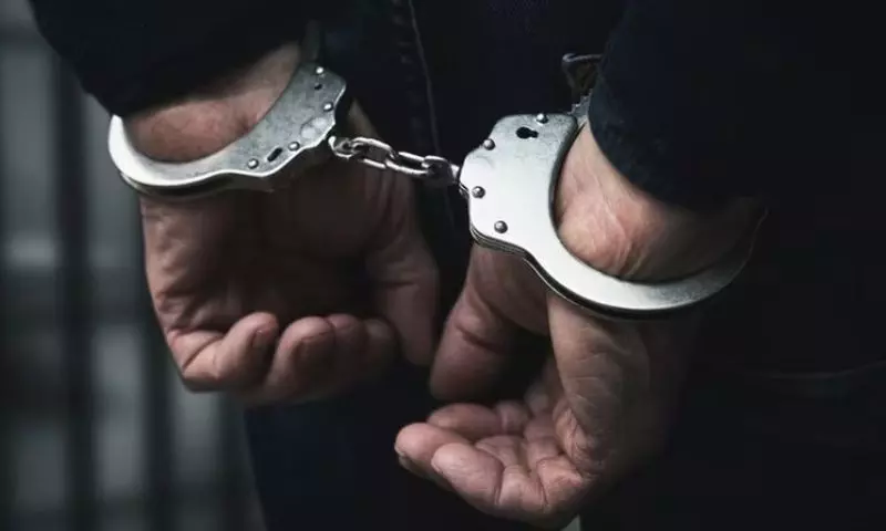 Manipur: चुराचांदपुर गर्ल्स हॉस्टल के पास फायरिंग का संदिग्ध गिरफ्तार Manipur: चुराचांदपुर गर्ल्स हॉस्टल के पास फायरिंग का संदिग्ध गिरफ्तार