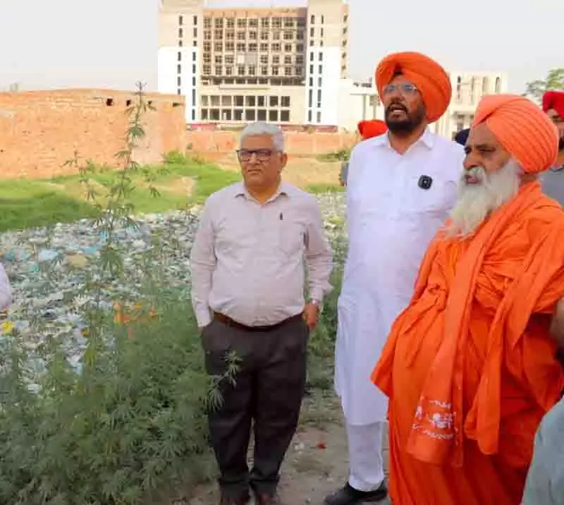 पर्यावरणविद् सीचेवाल से Tung Dhaab नाले की सफाई का नेतृत्व करने का आग्रह पर्यावरणविद् सीचेवाल से Tung Dhaab नाले की सफाई का नेतृत्व करने का आग्रह