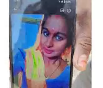 Raisen में घर में मिला नवविवाहिता का शव, गले पर मिले रस्सी के निशान Raisen में घर में मिला नवविवाहिता का शव, गले पर मिले रस्सी के निशान