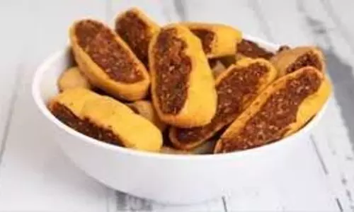 Bhakarwadi Recipe:  घर पर बनाएं गुजरात की खास भाकरवड़ी
