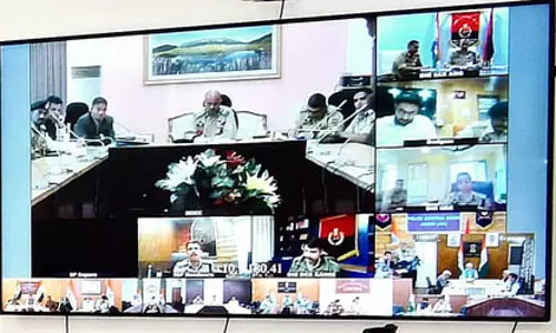 पहलगाम आतंकी हमले पर सख्त एक्शन की तैयारी, उपराज्यपाल मनोज सिन्हा ने की सुरक्षा समीक्षा बैठक