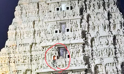 बेहाला आतंकी हमले में मारे गए लोगों के लिए कामाक्षी अम्मन मंदिर में मोक्ष दीपम जलाया गया बेहाला आतंकी हमले में मारे गए लोगों के लिए कामाक्षी अम्मन मंदिर में मोक्ष दीपम जलाया गया