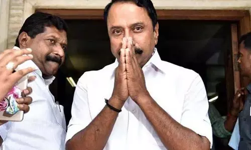 AIADMK विधायकों की पार्टी: सेनगोट्टैयन ने बहिष्कार किया AIADMK विधायकों की पार्टी: सेनगोट्टैयन ने बहिष्कार किया