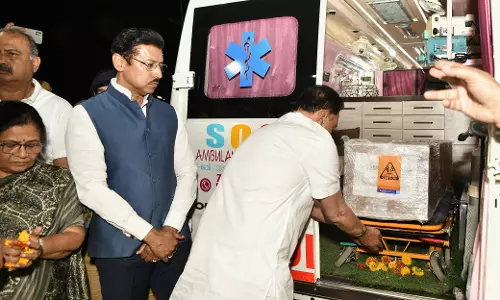 Jaipur: पहलगाम आतंकी हमले में जान गंवाने वाले नीरज उधवानी की पार्थिव देह लाई गई