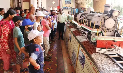 बहादुर कैंसर योद्धा मध्य रेलवे के साथ CSMT हेरिटेज संग्रहालय का भ्रमण करेंगे