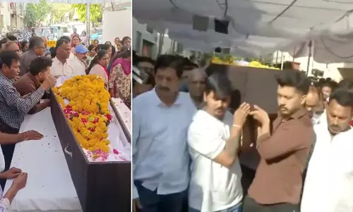 Indore : पहलगाम आतंकी हमले के पीड़ित सुशील नथानिएल को अश्रुपूर्ण विदाई दी Indore : पहलगाम आतंकी हमले के पीड़ित सुशील नथानिएल को अश्रुपूर्ण विदाई दी
