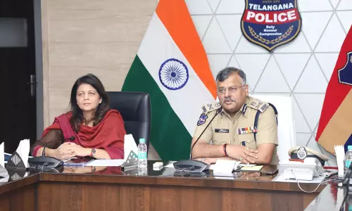 साइबर अपराध के खिलाफ दक्षिणी राज्यों को एकजुट होना चाहिए: Telangana DGP साइबर अपराध के खिलाफ दक्षिणी राज्यों को एकजुट होना चाहिए: Telangana DGP