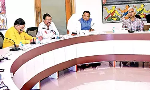 CM Majhi : भुवनेश्वर के लोकसेवा भवन में एक उच्च स्तरीय बैठक की CM Majhi : भुवनेश्वर के लोकसेवा भवन में एक उच्च स्तरीय बैठक की