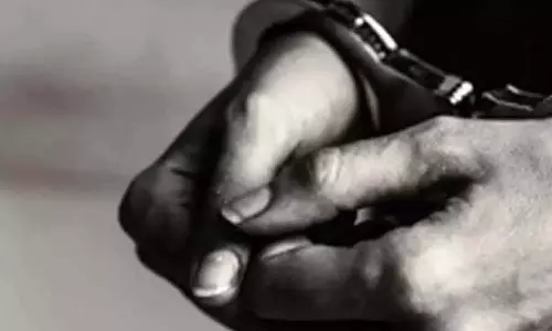 Gurugram में महिला की हत्या के आरोप में व्यक्ति गिरफ्तार Gurugram में महिला की हत्या के आरोप में व्यक्ति गिरफ्तार