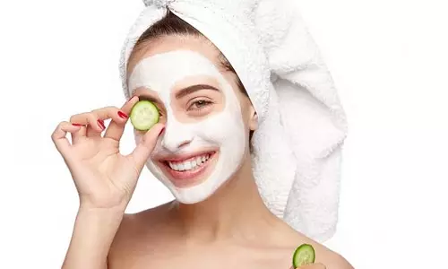 Skin Care: गर्मियों में खीरे से पाएं ग्लोइंग स्किन Skin Care: गर्मियों में खीरे से पाएं ग्लोइंग स्किन