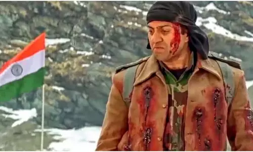 Sunny Deol: बॉर्डर 2 से पहले सनी देओल की इन फिल्मों में दिखा देशभक्ति का जज्बा, पाकिस्तान को दी थी कड़ी टक्कर Sunny Deol: बॉर्डर 2 से पहले सनी देओल की इन फिल्मों में दिखा देशभक्ति का जज्बा, पाकिस्तान को दी थी कड़ी टक्कर