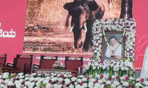 महादेश्वर हिल पर कैबिनेट बैठक: अभिनेता डॉ. राजकुमार को श्रद्धांजलि