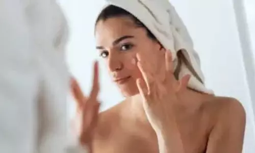 Glycerin for Skin: कोरियन ग्लास स्किन चाहिए तो चेहरे पर ग्लिसरीन लगाने के ये  तरीके आजमाएं