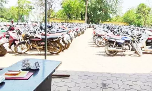रेलवे ने पार्किंग ठेकेदार का ठेका किया सस्पेंड रेलवे ने पार्किंग ठेकेदार का ठेका किया सस्पेंड