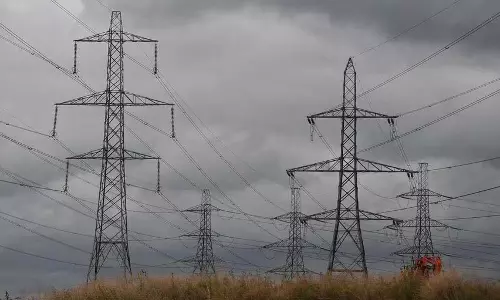 अचानक बिजली संकट के कारण Kerala में आपातकालीन लोड शेडिंग शुरू अचानक बिजली संकट के कारण Kerala में आपातकालीन लोड शेडिंग शुरू