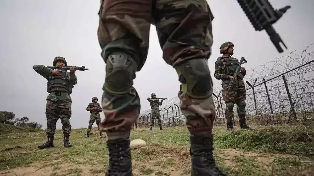 Poonch: LOC के नजदीक कई इलाकों में सुरक्षा बलों की सघन तलाशी Poonch: LOC के नजदीक कई इलाकों में सुरक्षा बलों की सघन तलाशी