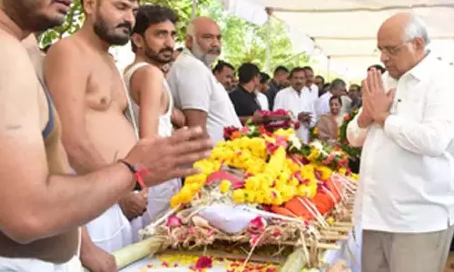 गुजरात के मुख्यमंत्री पहलगाम आतंकी हमले के पीड़ितों के अंतिम संस्कार में शामिल हुए