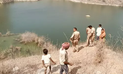 Sonbhadra में बंद खदान से मिला शव, मचा हड़कंप