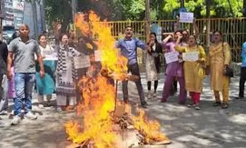 Haldwani में आतंकी हमले के विरोध में उबाल, इस्लामी आतंकवाद का पुतला फूंका