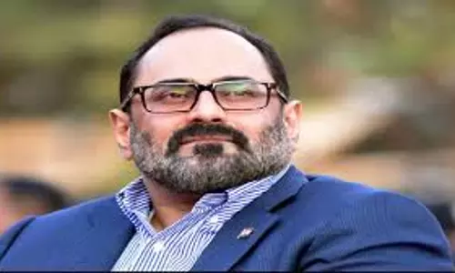 Kerala : भाजपा प्रदेश अध्यक्ष राजीव चंद्रशेखर ने विपक्षी नेताओं पर आतंकवादियों का बचाव करने का आरोप लगाया Kerala : भाजपा प्रदेश अध्यक्ष राजीव चंद्रशेखर ने विपक्षी नेताओं पर आतंकवादियों का बचाव करने का आरोप लगाया