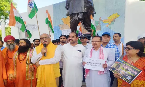 Lucknow: संतों ने सरकार से कहा, पाकिस्तान को सबक सिखाना जरूरी Lucknow: संतों ने सरकार से कहा, पाकिस्तान को सबक सिखाना जरूरी