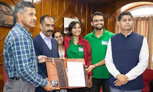 Himachal: ग्रामीण कचरा प्रबंधन के लिए सरकार ने कचरा योद्धाओं के साथ हाथ मिलाया Himachal: ग्रामीण कचरा प्रबंधन के लिए सरकार ने कचरा योद्धाओं के साथ हाथ मिलाया