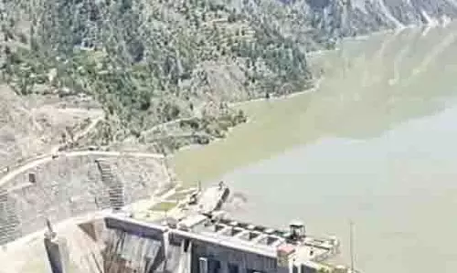 Ramban: स्थानीय लोगों और पर्यटकों ने सिंधु जल संधि को निलंबित करने के केंद्र के कदम का किया स्वागत