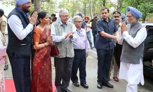 मनमोहन सिंह की बेटी PU आर्ट्स ब्लॉक 3 के नामकरण समारोह में शामिल होंगी मनमोहन सिंह की बेटी PU आर्ट्स ब्लॉक 3 के नामकरण समारोह में शामिल होंगी